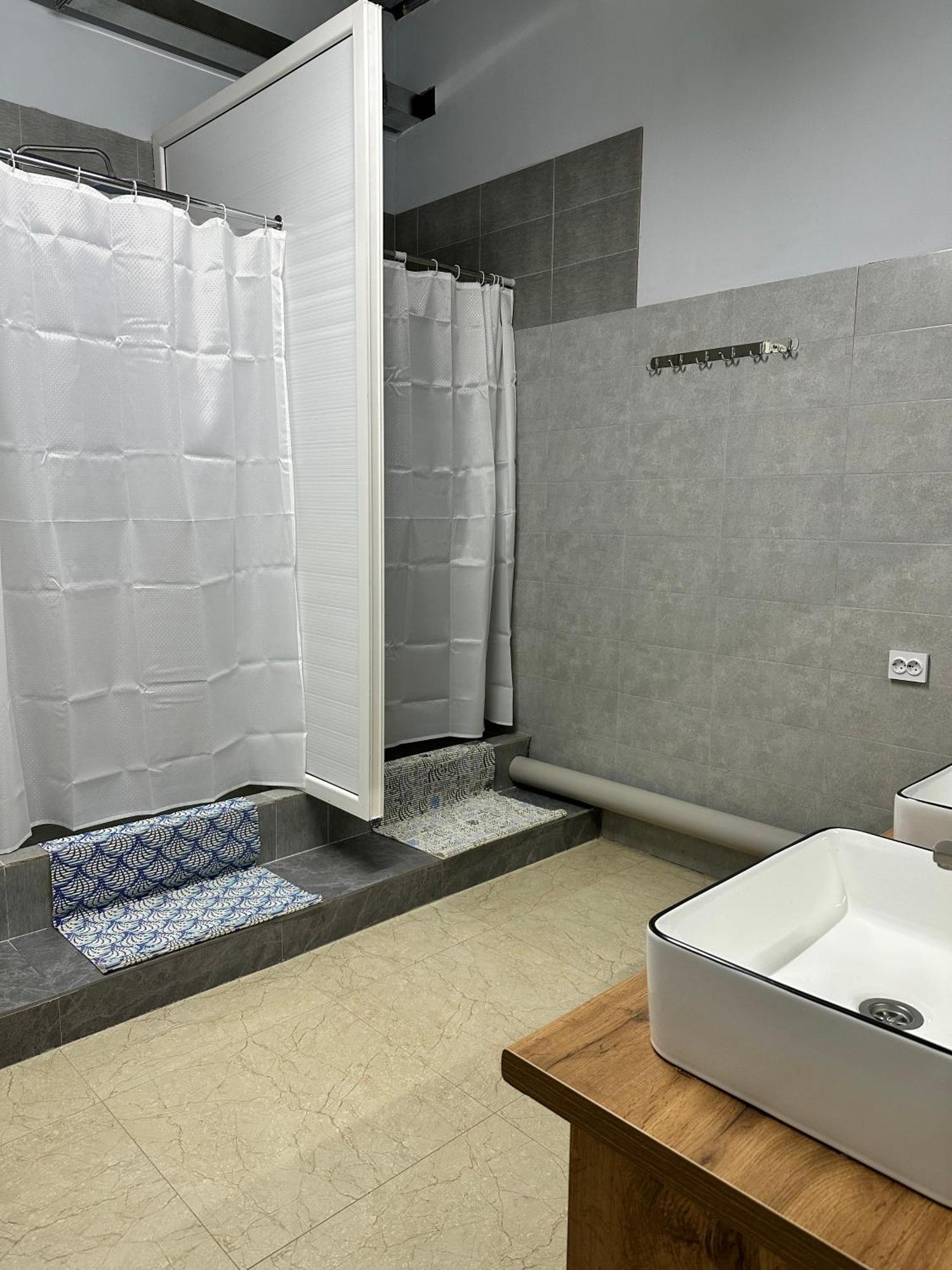 Hostel O2 Almaty Ngoại thất bức ảnh
